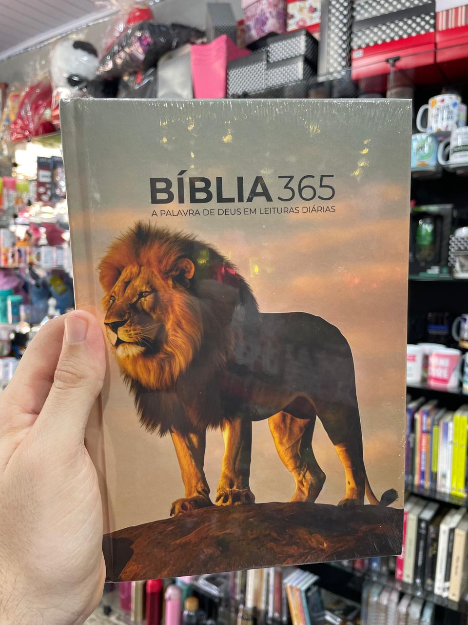 BÍBLIA 365 NVT CAPA DURA LEÃO LETRA GRANDE