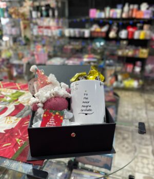 PRESENTE DE NATAL: CANECA + 4 OURO BRANCO + MINI PAPAI NOEL + CARTÃO DE NATAL