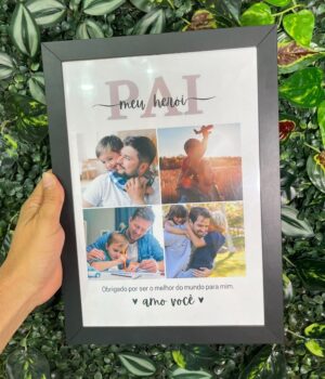 QUADRO COM MOLDURA PRETA 20X30CM