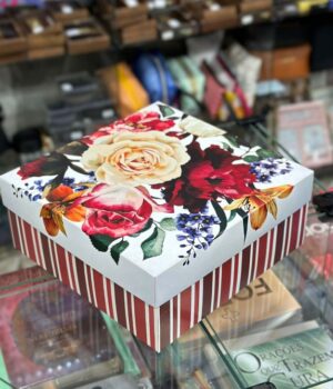 REF:21006 CAIXA QUADRADA FLORAL LISTRAS VERTICAIS M 21x21x8,5CM