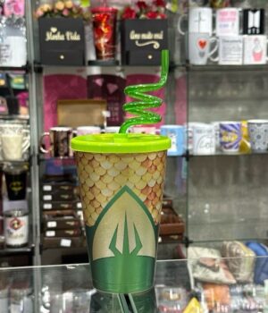 COPO COM CANUDO VERDE