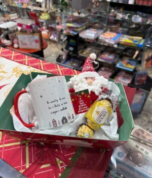 PRESENTE DE NATAL: CANECA + FERRERO + MINI PAPAI NOEL + CARTÃO DE NATAL