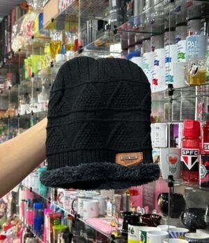 TOUCA PRETO