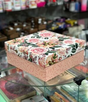 REF:21005 CAIXA QUADRADA FLORAL ROSA M 21x21x8,5CM