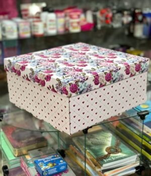 REF:4478 CAIXA ESTAMPADA CORAÇÃO E FLORAL G 32,5x32,5x15CM